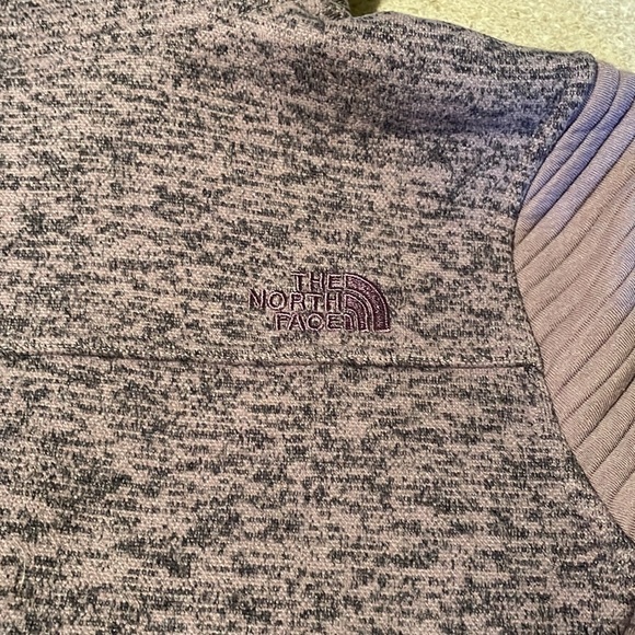 North Face Women’s Sweaterfleece Hybrid Jacket. Size Medium. Purple - Picture 6 of 6